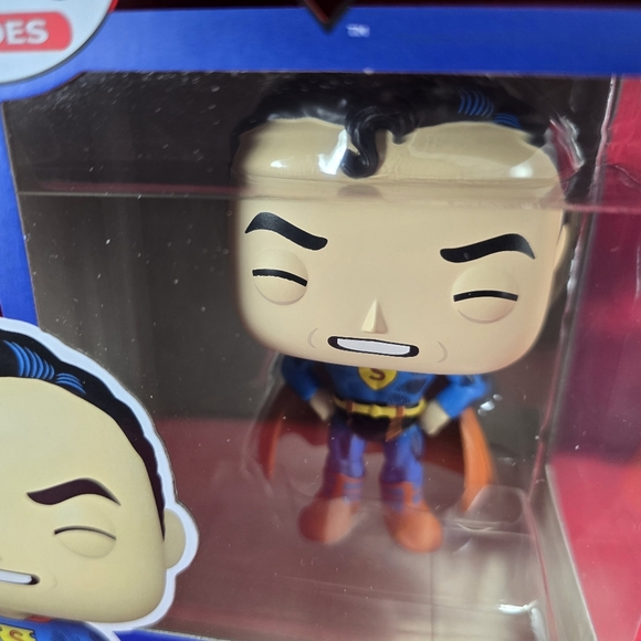 GOLDEN AGE SUPERMAN DC Comics Funko #609 (Nib) With Pop Protector - Picture 3 of 7
